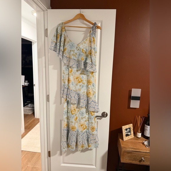 We Are Kindred Giovanna Tiered Maxi Dress, VGUC, Size US 8 - Picture 4 of 5